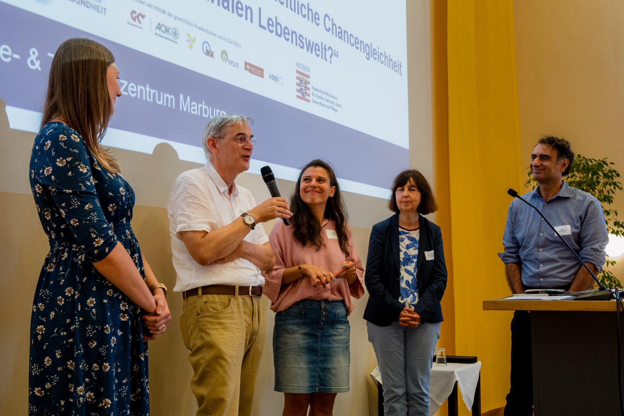 Christine Langenbach, Dr. Bernhard Bornhofen, Jasmin Azar, Dr. Angela Carstens, Adil Oyan (v.l.n.r.)