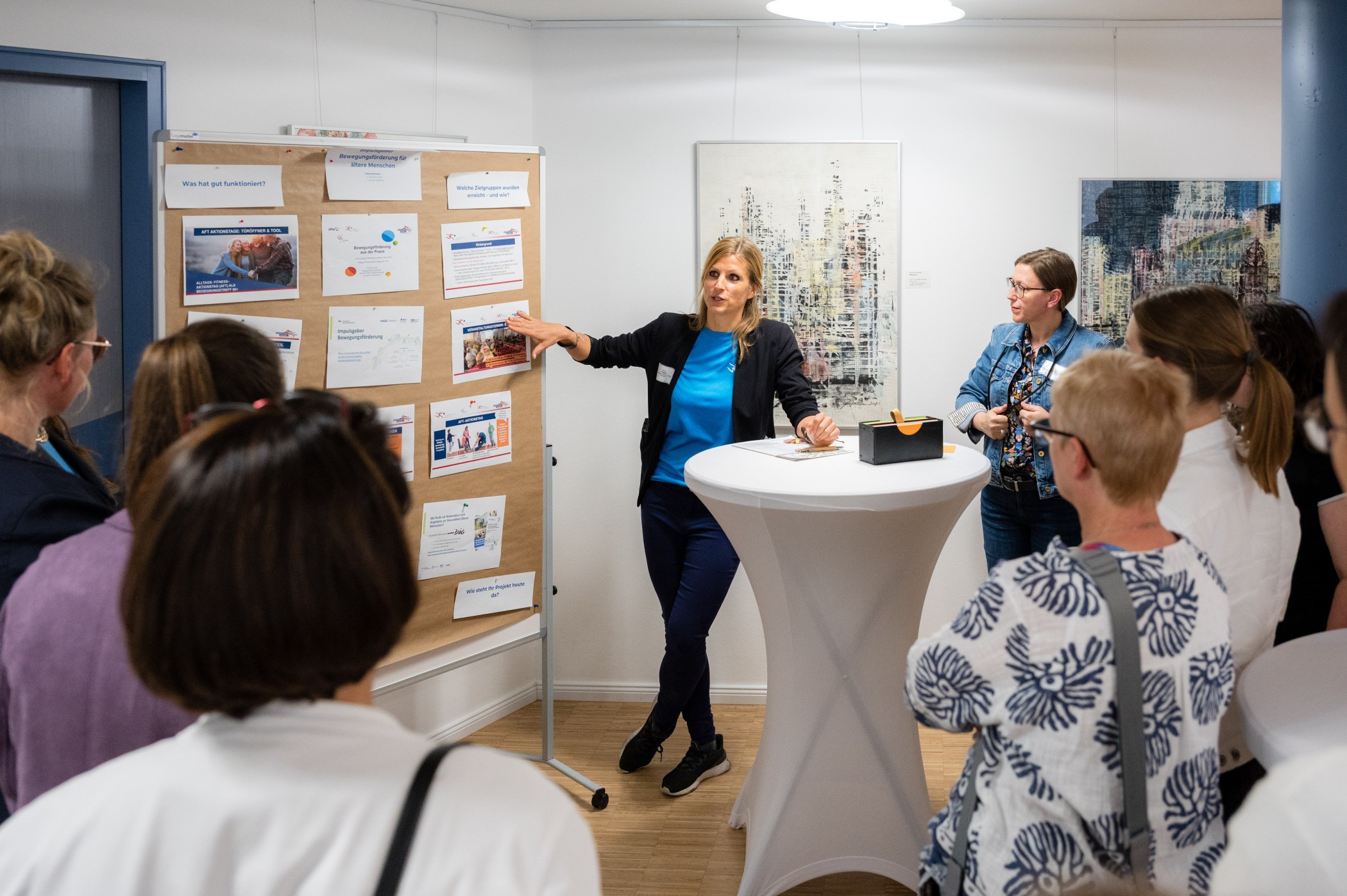 Vier-Ecken-Diskussion mit Beispielen guter Praxis: Impulsgeber Bewegungsförderung, Carolin Becklas und Patrizia Frank