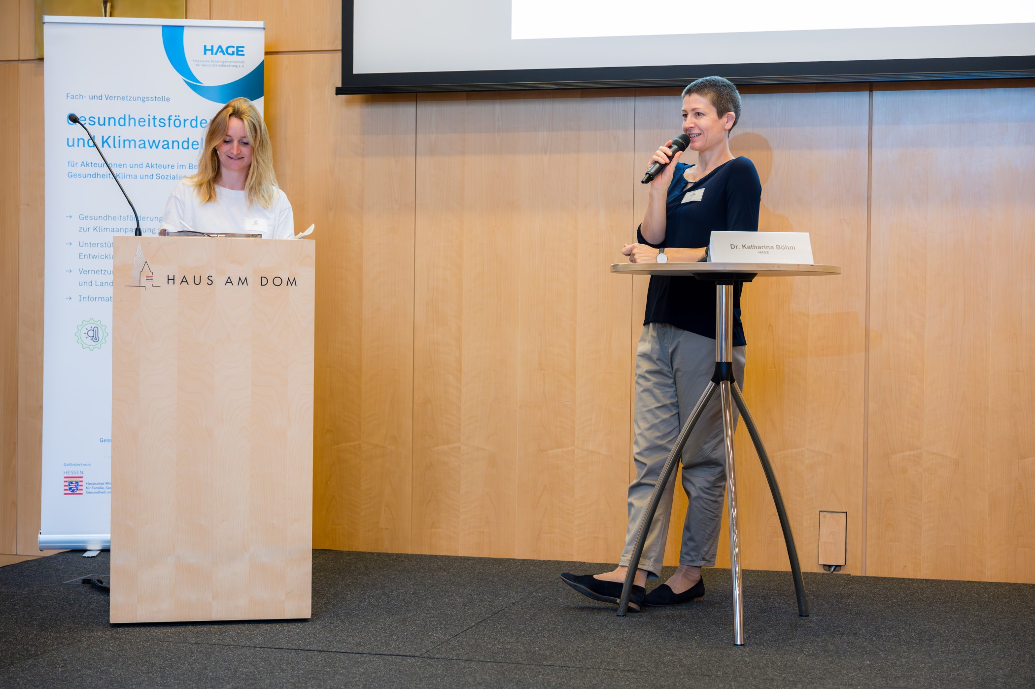 Moderatorin Paula Föhr & Dr. Katharina Böhm (HAGE)