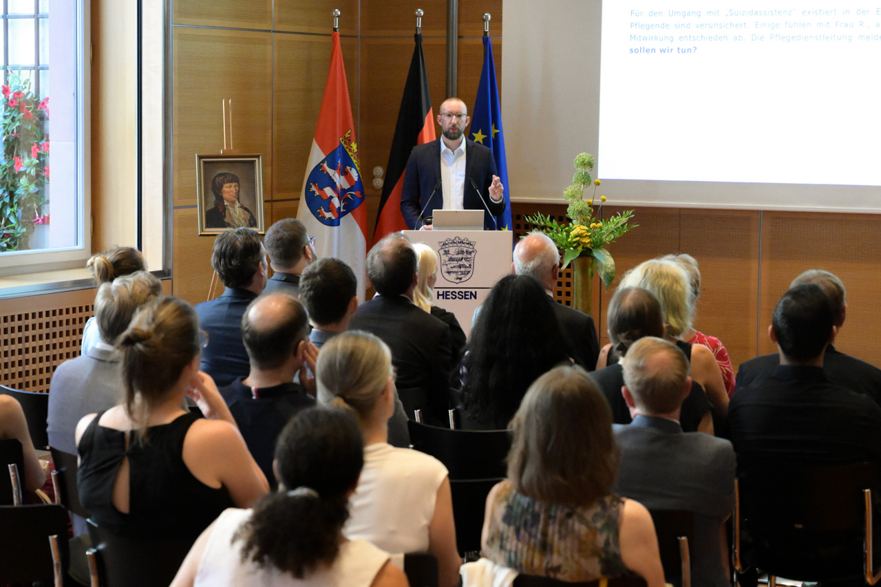Prof. Dr. Hendrik Graßme